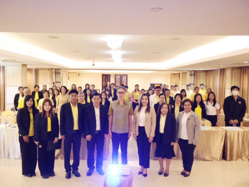 ร่วมประชุมชี้แจงโครงการเพิ่มทักษะอาชีพแก่เด็กนักเรียน