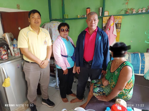 ลงพื้นที่เยี่ยมบ้านผู้ประสบปัญหาทางสังคมในตำบลแม่กลอง กรณีคนพิการ ประสบปัญหาค่าใช้จ่ายในครอบครัว