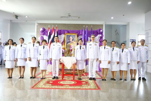 ร่วมพิธีรับมอบ “พระพุทธสิรินธรเทพรัตน์มงคลภูวดลสันติ” เบื้องหน้าพระฉายาลักษณ์สมเด็จพระกนิษฐาธิราชเจ้า กรมสมเด็จพระเทพรัตนราชสุดาฯ สยามบรมราชกุมารี