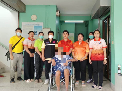 นำส่งตัวผู้สูงอายุซึ่งอยู่ในสภาวะยากลำบาก ไม่มีที่อยู่อาศัย ไม่มีญาติหรือผู้รับอุปการะ ณ สถานคุ้มครองคนไร้พี่พึ่งกุ่มสะแก