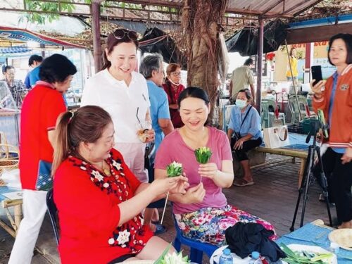 จัดโครงการพื้นที่สร้างสรรค์สำหรับครอบครัวและวันอาทิตย์เป็นวันครอบครัวจังหวัดสมุทรสงคราม