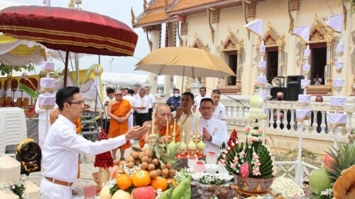 ร่วมพิธียกฐาน “องค์หลวงพ่อบ้านแหลม” องค์จำลอง ขนาดความสูง 12.30 เมตร เพื่อเป็นการฉลองครบรอบ 123 ปี จังหวัดสมุทรสงคราม