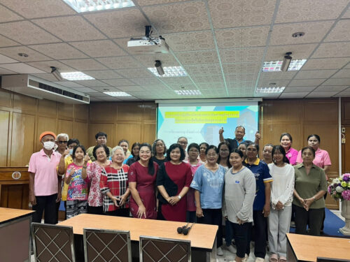 ดำเนินโครงการยกระดับเศรษฐกิจฐานราก พัฒนากลุ่มอาชีพในจังหวัดสมุทรสงคราม กิจกรรมที่ 4 อบรมให้ความรู้เรื่อง “แผนธุรกิจเพื่อชุมชน”