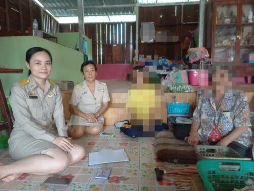 ลงพื้นที่เยี่ยมบ้านผู้ประสบปัญหาทางสังคมในพื้นที่ตำบลดอนมะโนรา