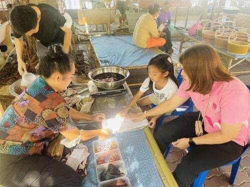 จัดโครงการพื้นที่สร้างสรรค์สำหรับครอบครัวและวันอาทิตย์เป็นวันครอบครัวจังหวัดสมุทรสงคราม
