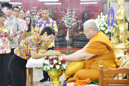 ร่วมกิจกรรม “สรงน้ำพระ และขอพรเจ้าคณะพระสังฆาธิการเนื่องในเทศกาลวันสงกรานต์” ประจำปี พ.ศ.2568 จังหวัดสมุทรสงคราม