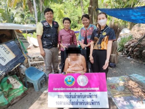 ลงพื้นที่มอบอุปกรณ์ช่วยคนพิการ ประเภทรถเข็นนั่ง ตามโครงการจัดหากายอุปกรณ์สำหรับช่วยคนพิการ 72,000 ชุด เฉลิมพระเกียรติพระบาทสมเด็จพระเจ้าอยู่หัว เนื่องในโอกาสพระราชพิธีมหามงคลเฉลิมพระชนมพรรษา 6 รอบ 28 กรกฎาคม 2567