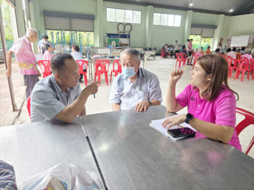 ลงพื้นที่ติดตามประเมินผลโครงการการฝึกอาชีพให้กับผู้สูงอายุเพื่อการมีรายได้และการดูแลรักษาสุขภาพของตนเองของวุฒิอาสาธนาคารสมองจังหวัดสมุทรสงคราม (องค์กรสาธารณประโยชน์)