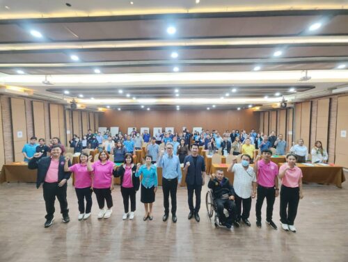 จัดโครงการอบรมเชิงปฏิบัติการส่งเสริมพัฒนาศักยภาพผู้ปฏิบัติงาน และเครือข่ายด้านการจัดสิ่งอำนวยความสะดวกสำหรับคนพิการ และกิจกรรมปรับสภาพแวดล้อมที่อยู่อาศัยสำหรับคนพิการ