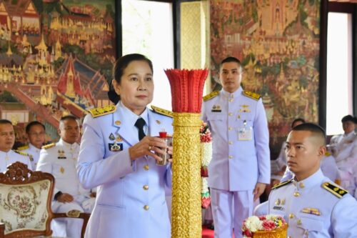 ร่วมพิธีถวายเทียนพรรษาพระราชทาน