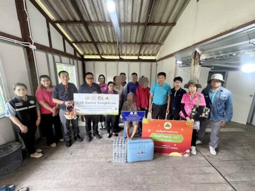 ร่วมลงพื้นที่มอบป้ายโครงการปรับสภาพแวดล้อมและสิ่งอำนวยความสะดวกของผู้สูงอายุให้เหมาะสมและปลอดภัย