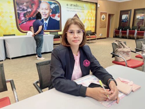 ร่วมประชุมสรุปบทเรียนและพัฒนาศักยภาพกองเลขาภาคกลางและตะวันตก