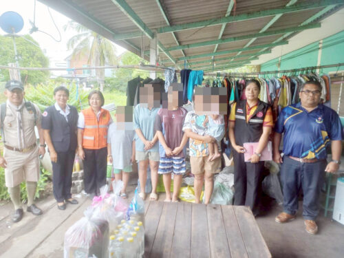 ร่วมลงพื้นที่เยี่ยมบ้านผู้ประสบปัญหาทางสังคม กรณีเกิดเหตุไฟไหม้บ้านได้รับความเสียหาย