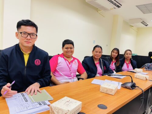ร่วมการประชุมชี้แจงแนวทางการเก็บแบบสอบถามประเมินผลโครงการบริบาลและคุ้มครองสิทธิผู้สูงอายุในชุมชน