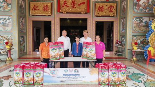 รับมอบชุดเครื่องอุปโภค จำนวน 100 ชุด จากมูลนิธิสว่างเบญจธรรมสมุทรสงคราม (เม่งกักเซี่ยงตั๊ว)
